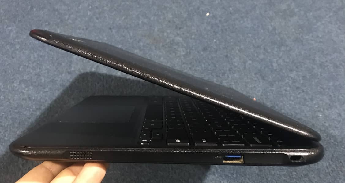 Lenovo ChromeBook 4