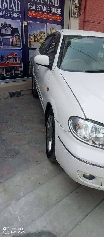 Nissan Sunny 2011 3