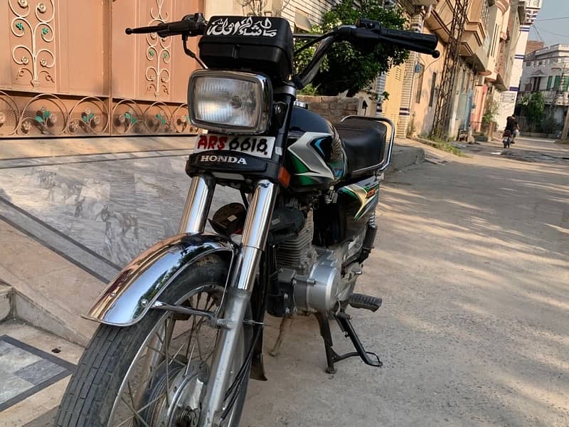 honda125 black 15000 original chali hai smart card and documents ok 1