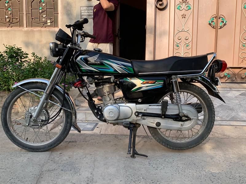 honda125 black 15000 original chali hai smart card and documents ok 2