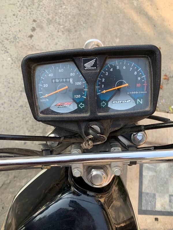 honda125 black 15000 original chali hai smart card and documents ok 3