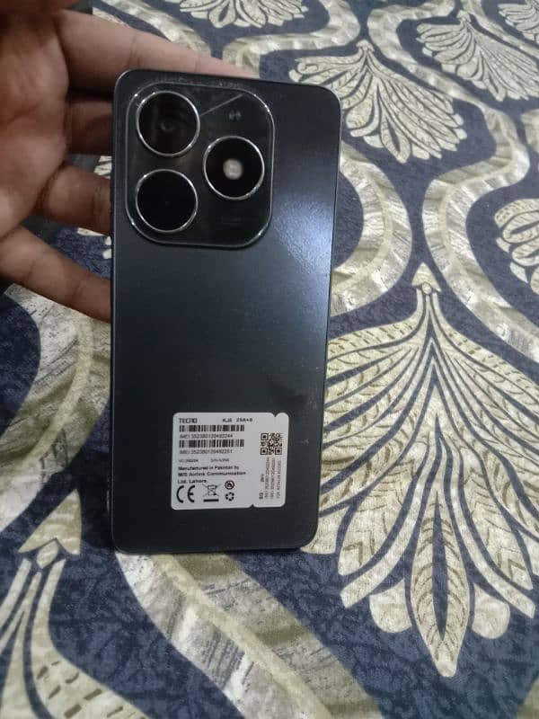 Tecno spark 20 , 8+5 gb ram  256 gb memory just box open keya 4