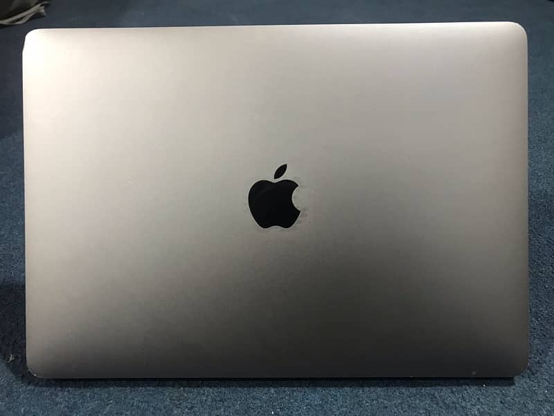 Apple MacBook Pro 2017 0