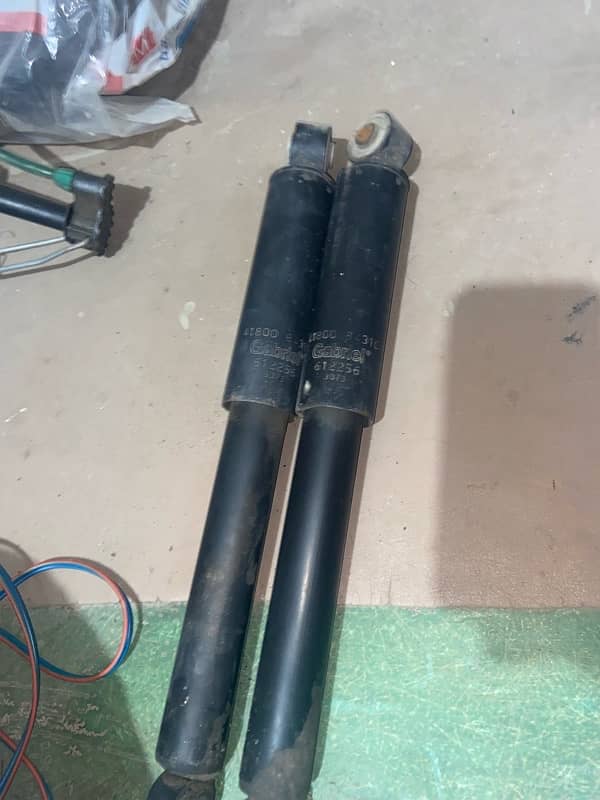 Suzuki mehran 800CC ka original shocks  1