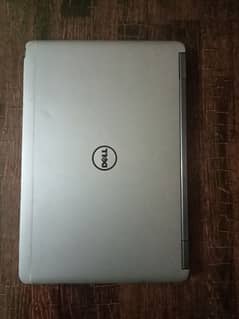 Dell latitude E6540 0