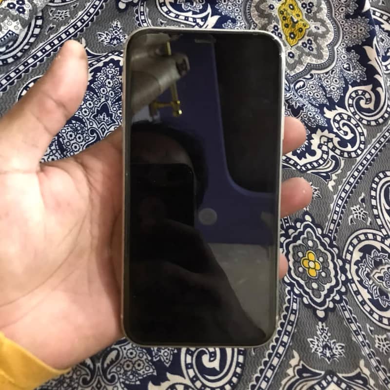 IPHONE 11 with box 1