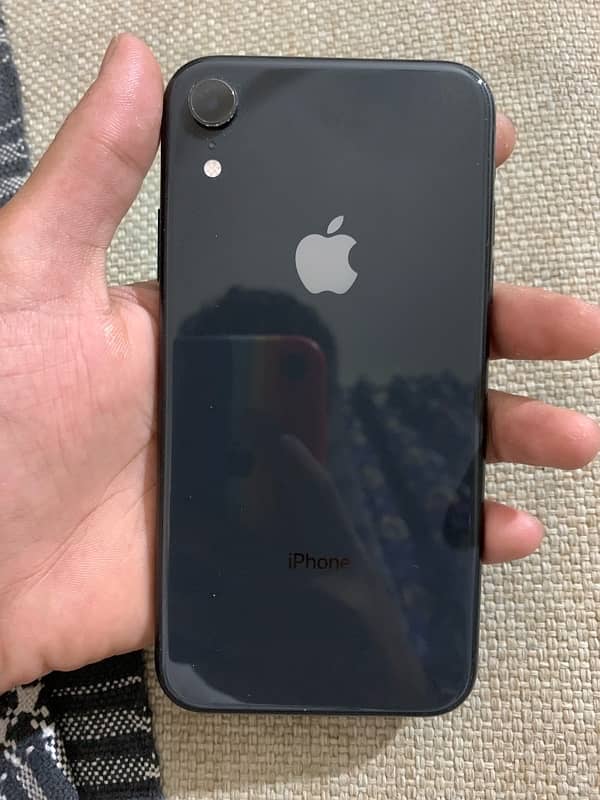 i phone Xr jv 128 gb 4 mnth sim time availaible 1