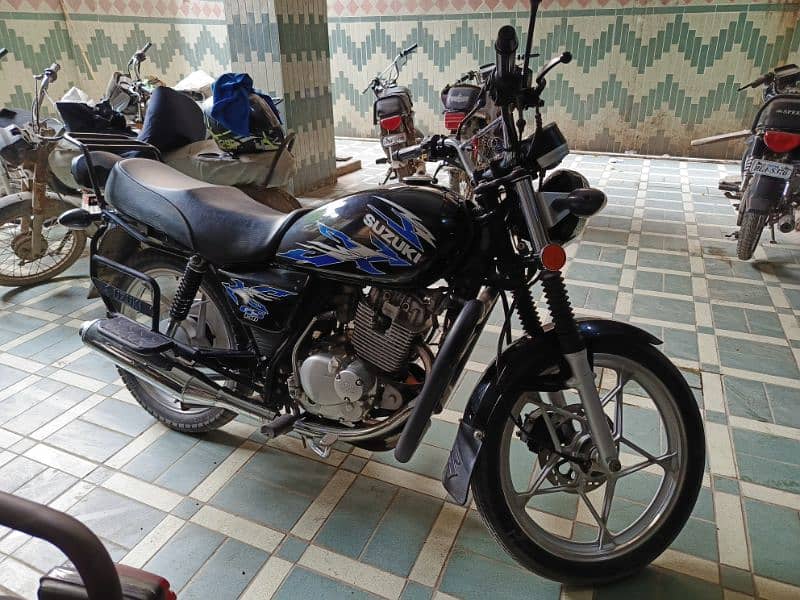 Suzuki GS 150 SE 3