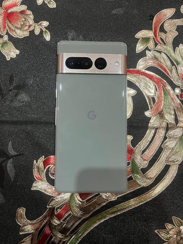 Google pixel 7 pro 12/ 128 non pta 4