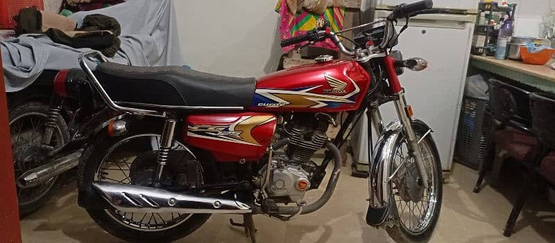 Honda 125 2020 model Red Colour Karachi Number 2