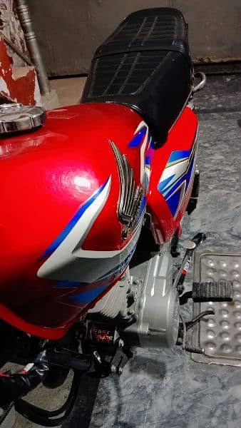 Honda 125 total genuine all accessories 1