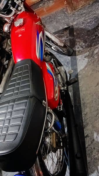 Honda 125 total genuine all accessories 3