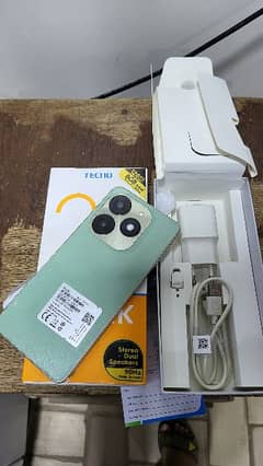 Tecno spark 20c 8/128 complete box 0