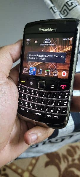 Blackberry 9700 Bold 2 (Almost New) 1