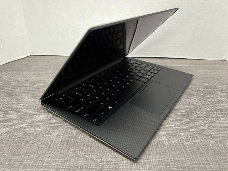 Dell XPS 13 9370 i7 8th Gen 3