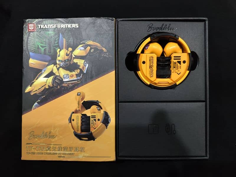 Transformer Bumble Bee Earpods 0