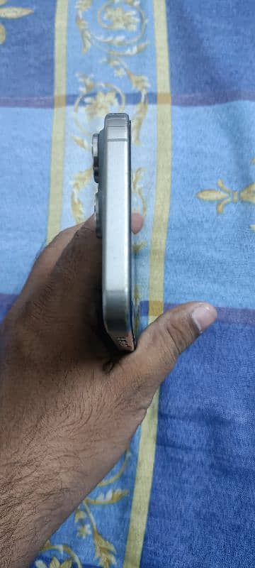 iPhone 15pro max 256gb 5