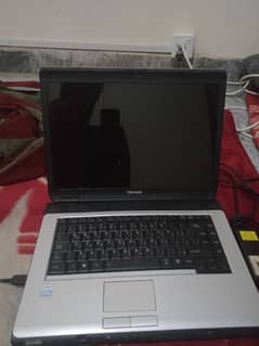 Selling Toshiba laptop first read add then contact