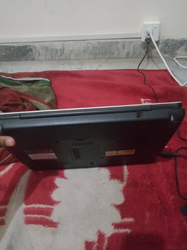 Selling Toshiba laptop first read add then contact 4