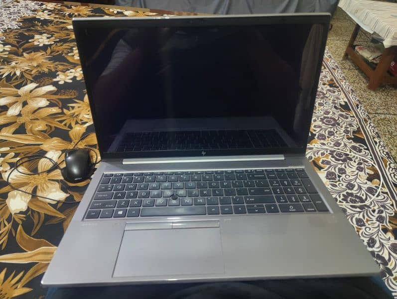 HP ZBook Firefly 15 G7  Workstation 10th Gen Core i7 10810u 11