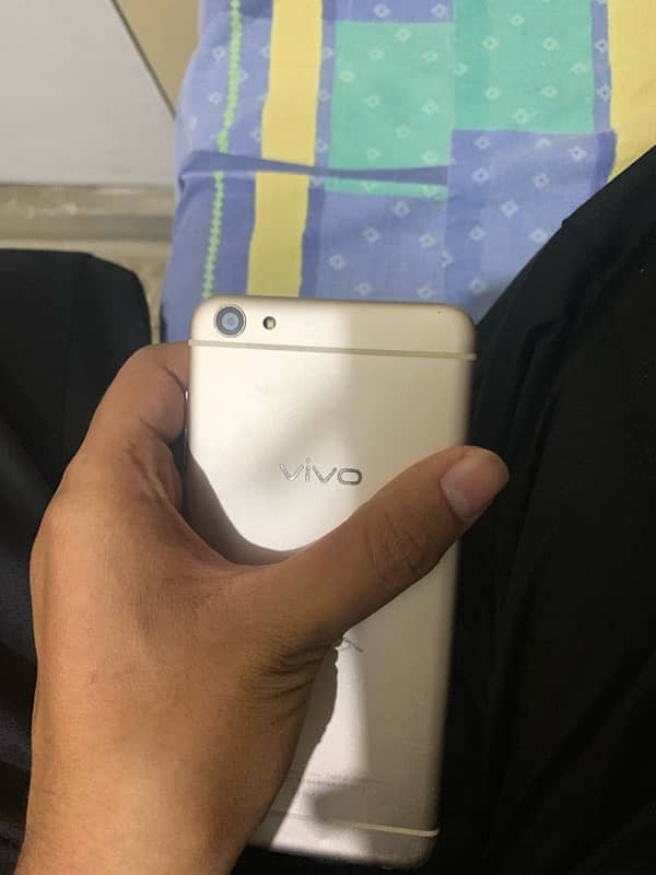 vivo 4 128 1