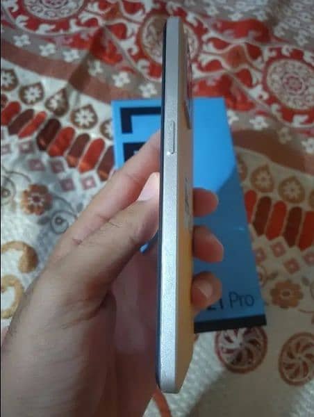 oppo f 21 pro 8+/128 condition 10/11 not a single scratch & fault 5