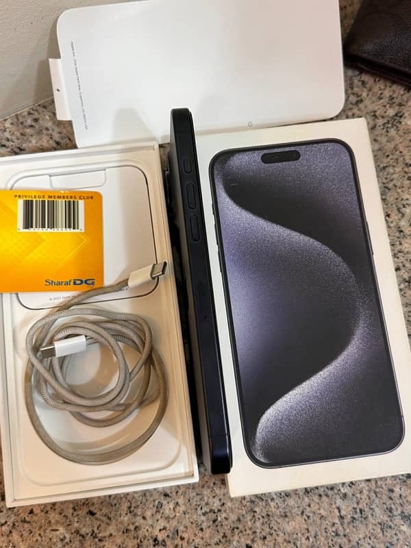 Iphone 15 pro max blue titanium 3