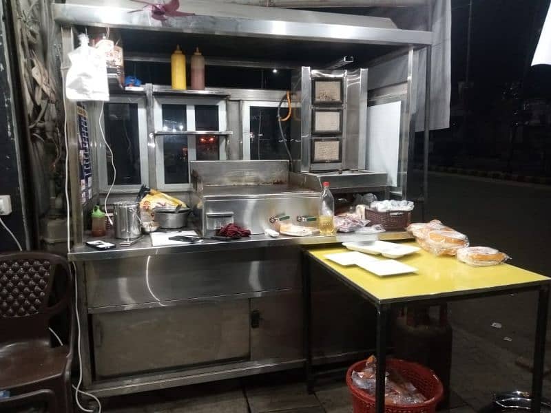 burger shawarma setup for sale mnasib price ha Saman bilkul new ha 3