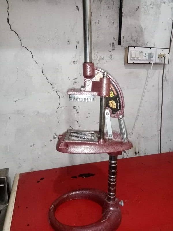 burger shawarma setup for sale mnasib price ha Saman bilkul new ha 5