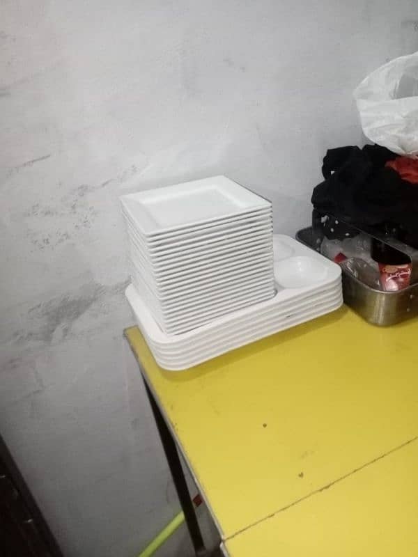 burger shawarma setup for sale mnasib price ha Saman bilkul new ha 12