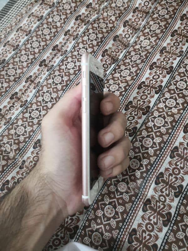 Iphone 6s  urgent sale 3