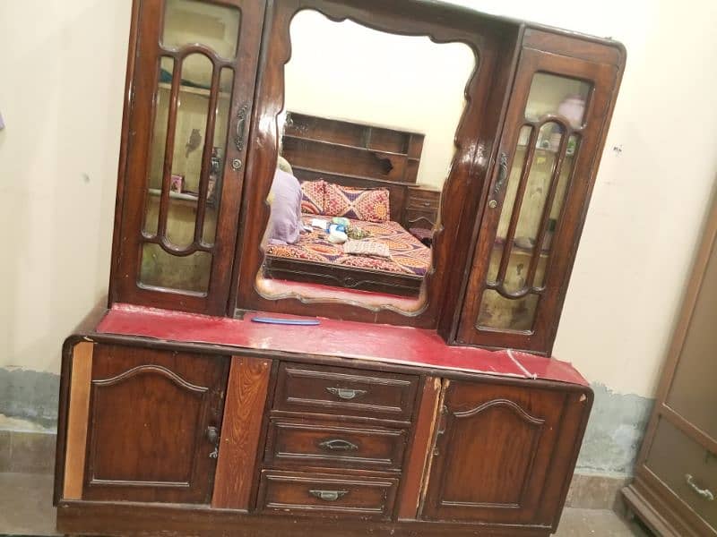 Bartan almari dressing or bed chonki 1