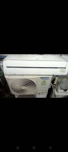 1.5 Ton Orient DC inverter ac jenun for sale running condition child.