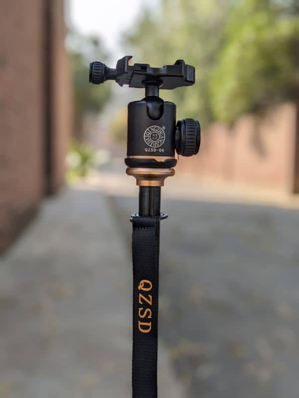 Professional Tripod for Camera and Mobile 4