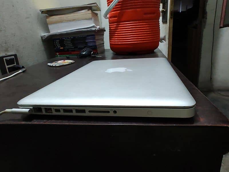 Macbook pro 2012 macOs and Windows 3