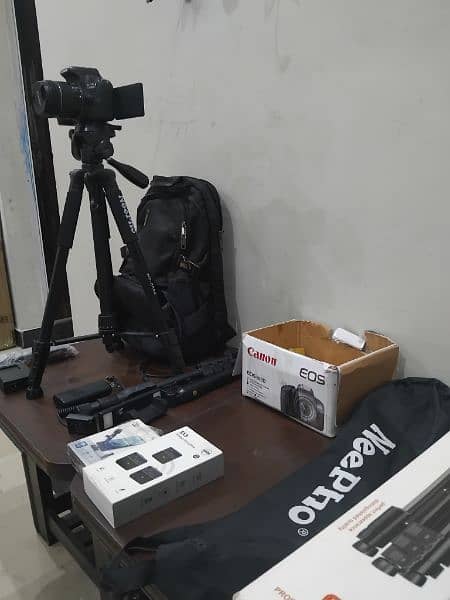 Canon EOS 800D and complete Vlogging Kit accessories for sale 3