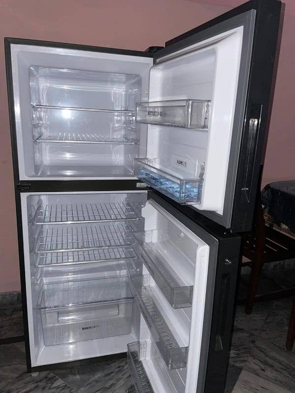 Hair mideum size invertor fridge 1