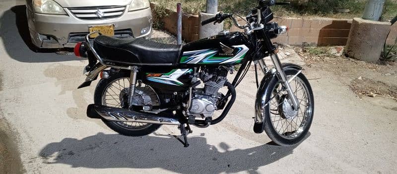 Honda CG 125 2022/23 First owner Karachi num 03278228900 1