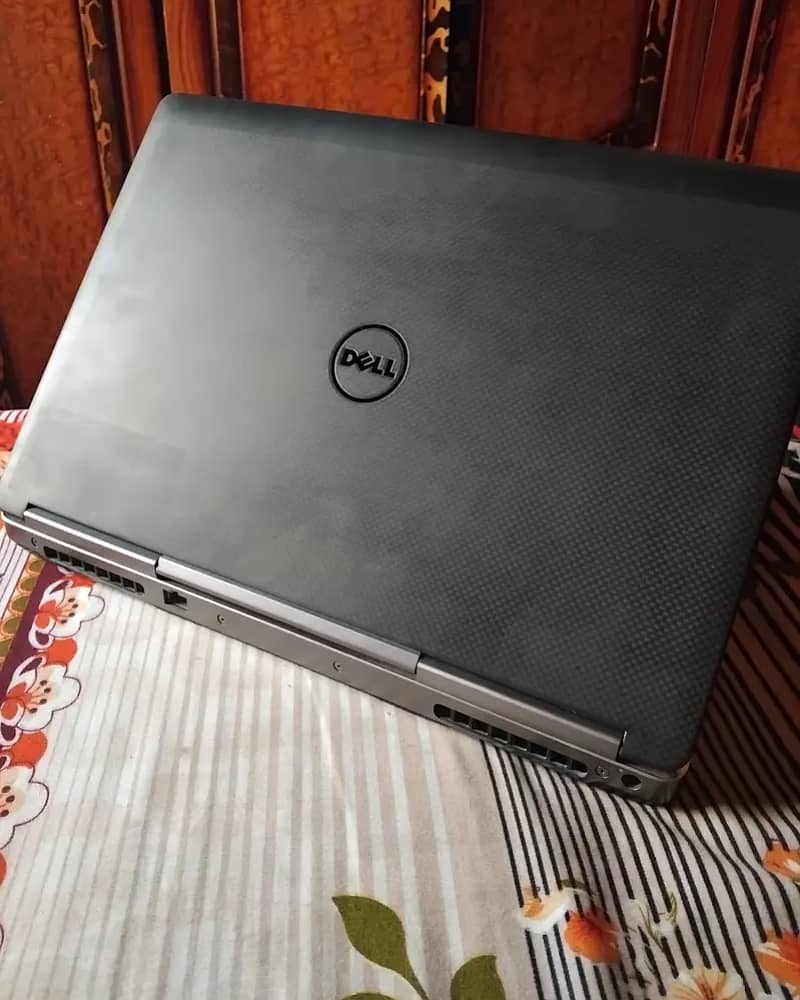 Dell Precision 7520 Workstation Core i7 - 7th Gen / 2