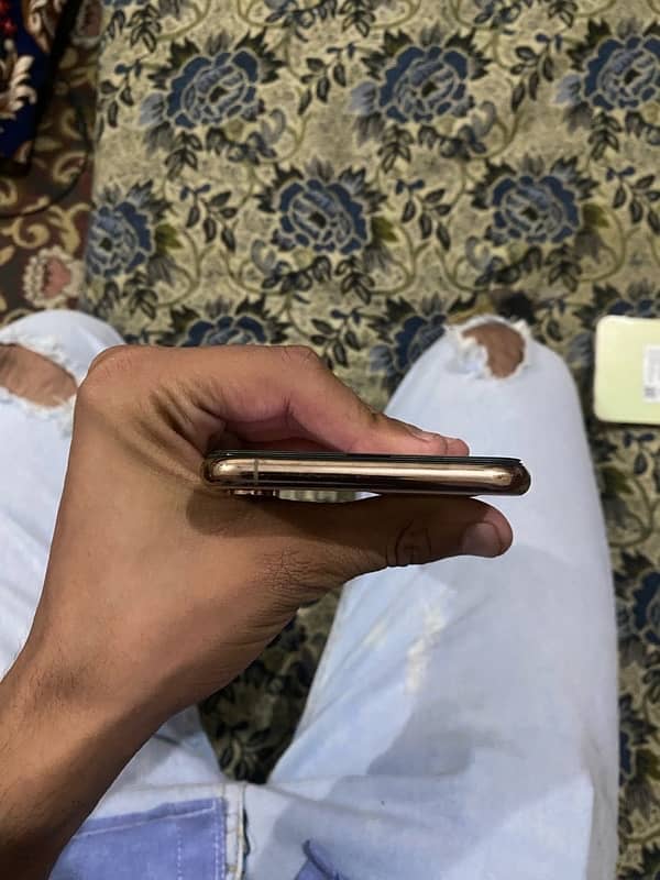 iPhone XS Max NoN PTA 4