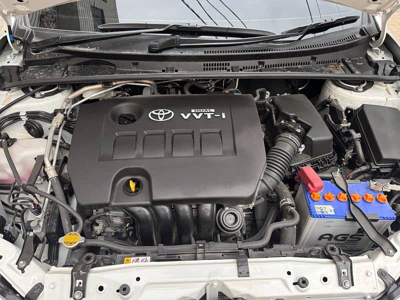 Toyota Corolla Altis Grande X CVT-i 1.8 (Black interior-2024) 8