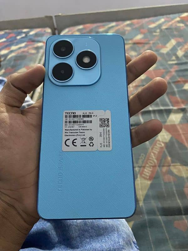 Tecno spark 20  8 256 condition all ok with box and charger 5