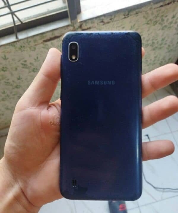 Samsung a10 2/32 4