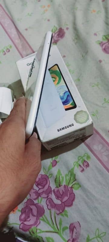 New Samsung galaxy A04s 1