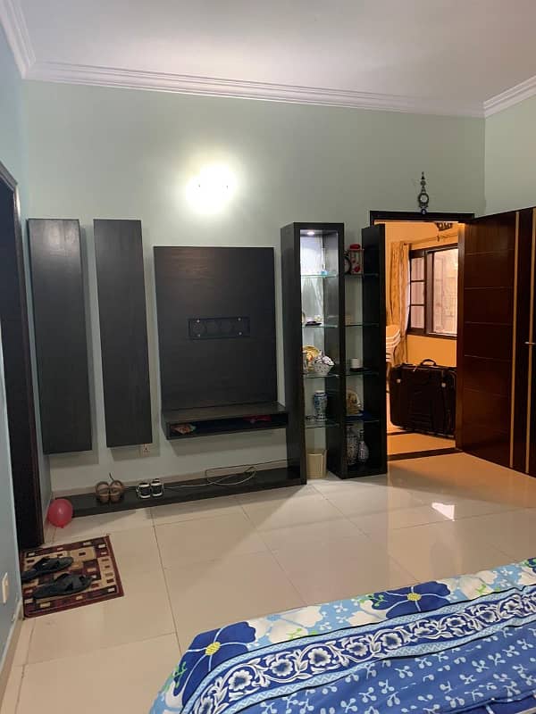 Dha Ph 4 | Gizri Lane Near Gizri Boulevard | 300 Yards Duplex House For Sale | Well Maintained House By Artitect | Next To Corner | Line Water | Solar Grid Installed | Reasonable Demand | 6