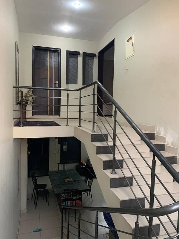 Dha Ph 4 | Gizri Lane Near Gizri Boulevard | 300 Yards Duplex House For Sale | Well Maintained House By Artitect | Next To Corner | Line Water | Solar Grid Installed | Reasonable Demand | 7