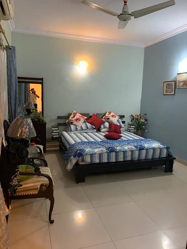 Dha Ph 4 | Gizri Lane Near Gizri Boulevard | 300 Yards Duplex House For Sale | Well Maintained House By Artitect | Next To Corner | Line Water | Solar Grid Installed | Reasonable Demand | 9