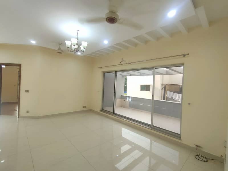 20-Marla Upper Portion for Rent in DHA Ph-2 Lahore Owner Built House Only 3 Year Used 6