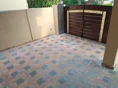 20-Marla Separate Gate Upper Portion For Rent In DHA Ph-5 Lahore Owner Built House 0