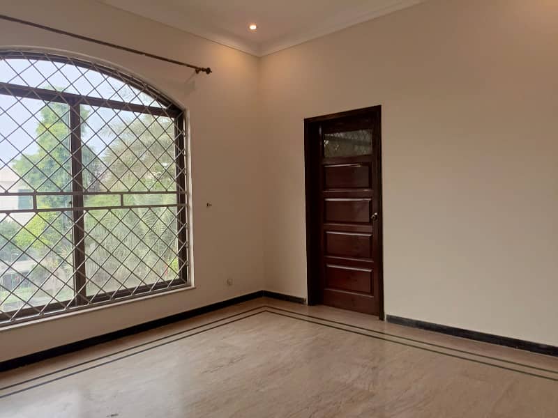 20-Marla Separate Gate Upper Portion For Rent In DHA Ph-5 Lahore Owner Built House 7